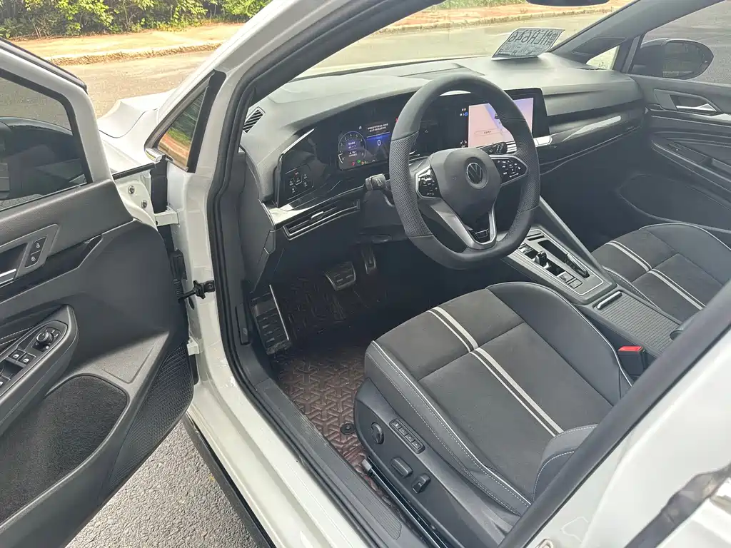 Volkswagen Golf 2023
