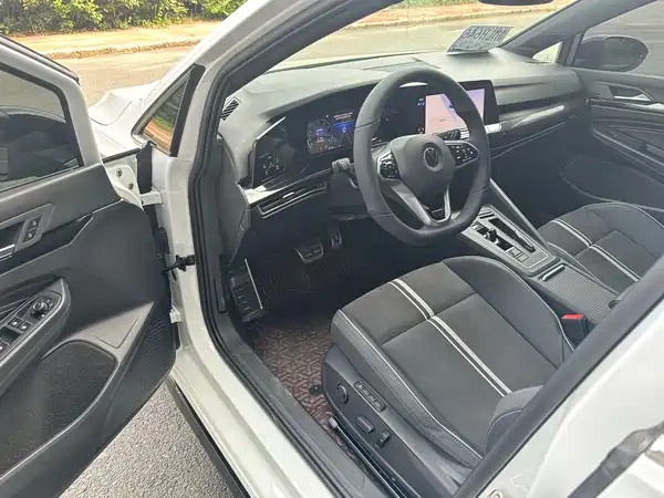 Volkswagen Golf 2023