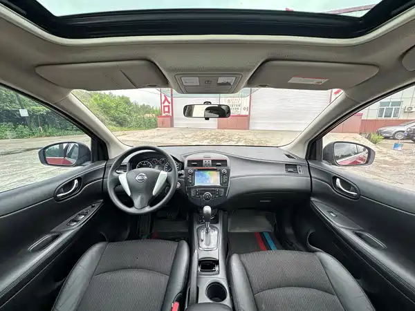Nissan Tiida 2014
