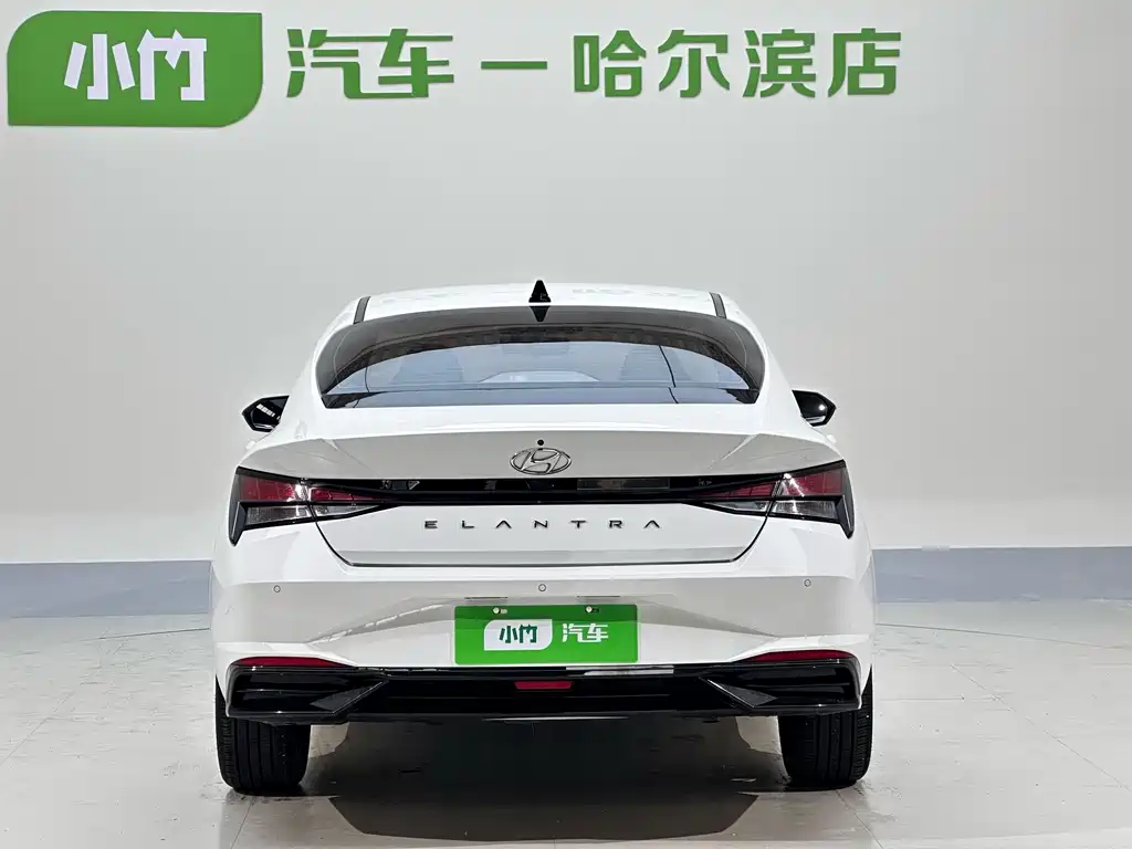 Hyundai Elantra 2022