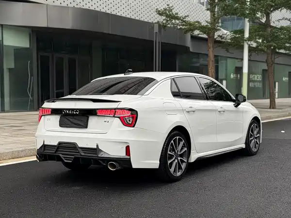Lynk & Co 03 2019