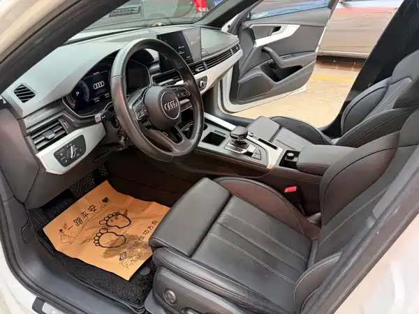 Audi A4L 2021