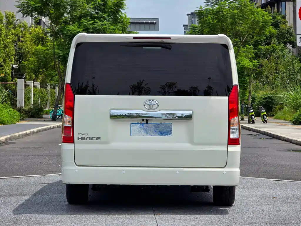Toyota Hiace 2024 — фото 6
