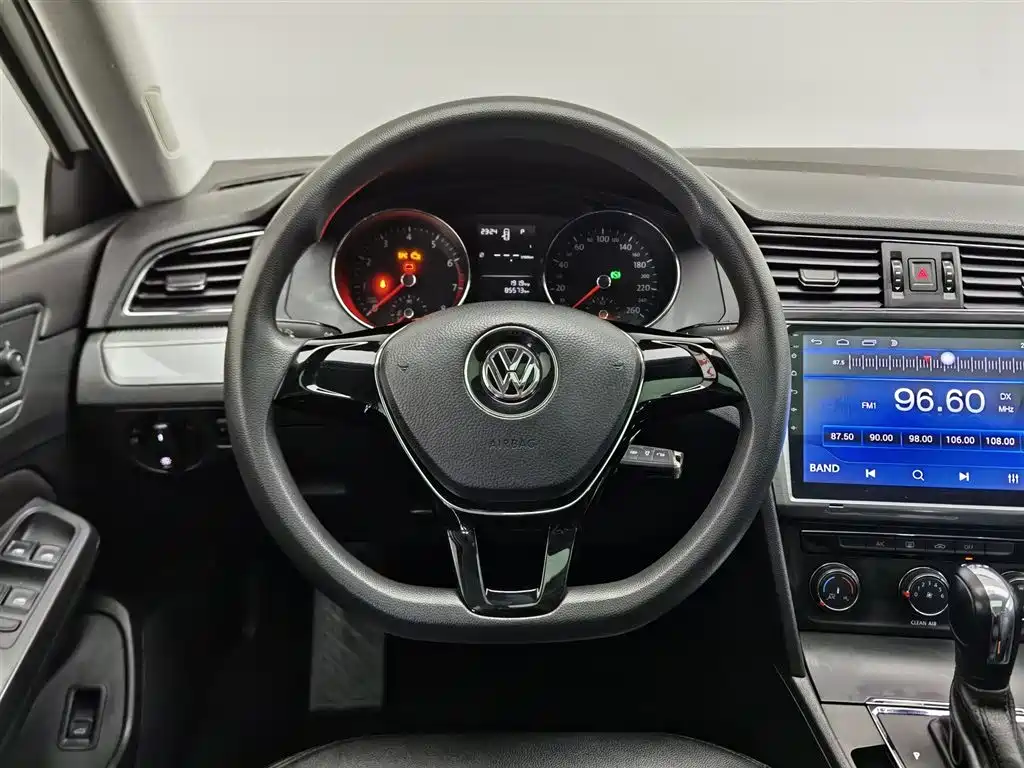Volkswagen Lamando 2018 — фото 11