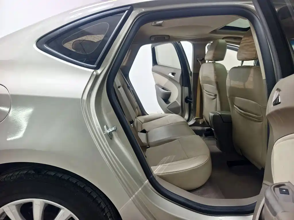 Buick Excelle GT 2014 — фото 16