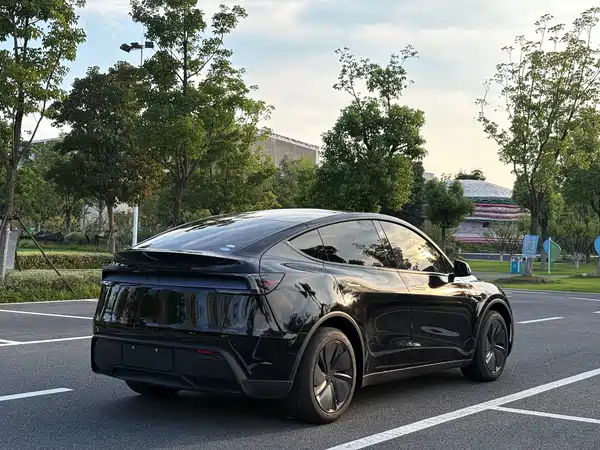 Tesla Model Y 2026