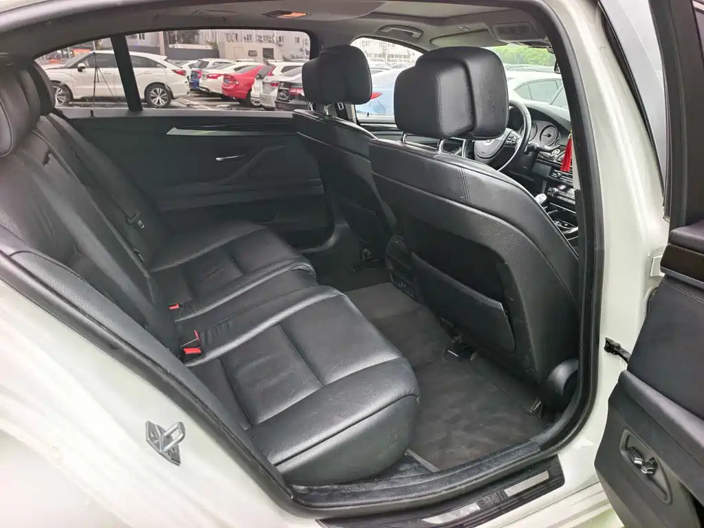 BMW 5 Series 2013 — фото 13