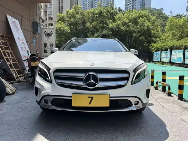 Mercedes-Benz GLA 2015