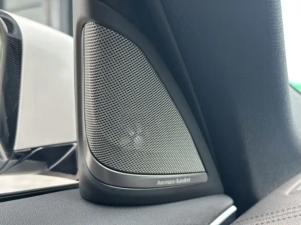 BMW 5 Series 2018 — фото 29