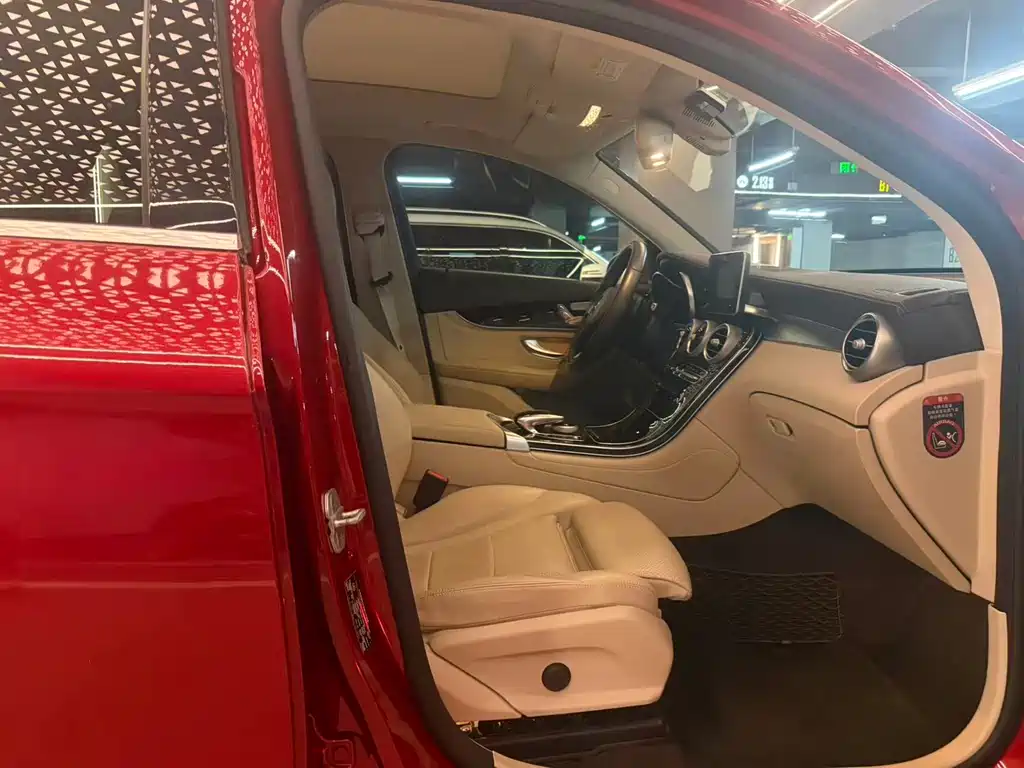 Mercedes-Benz GLC 2016 — фото 14