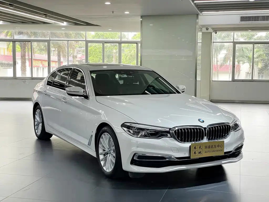 BMW 5 Series New Energy 2019 — фото 3