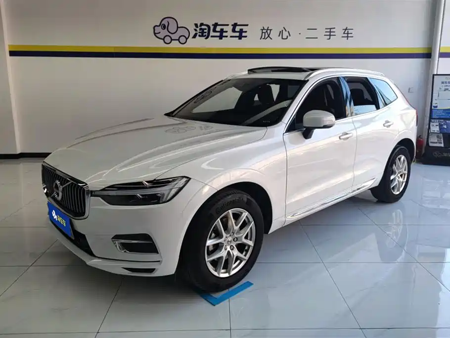 Volvo XC60 2021 — фото 1