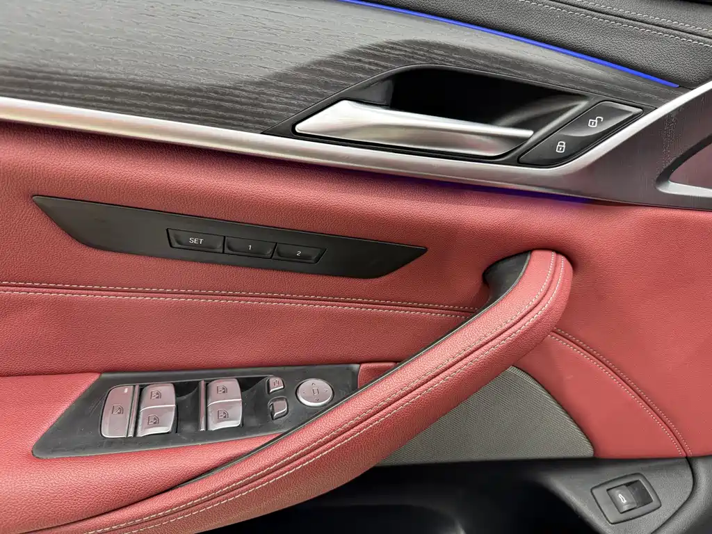 BMW 5 Series 2022 — фото 14