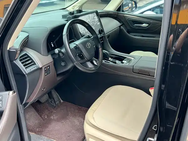 Toyota Alphard 2025