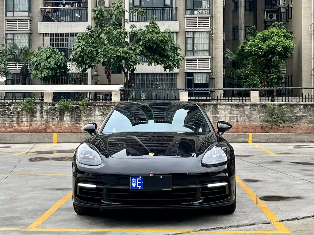 Porsche Panamera 2018 — фото 2