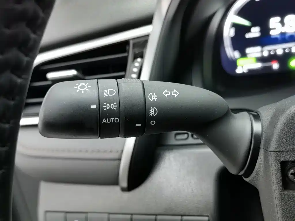 Toyota Camry 2023 — фото 21