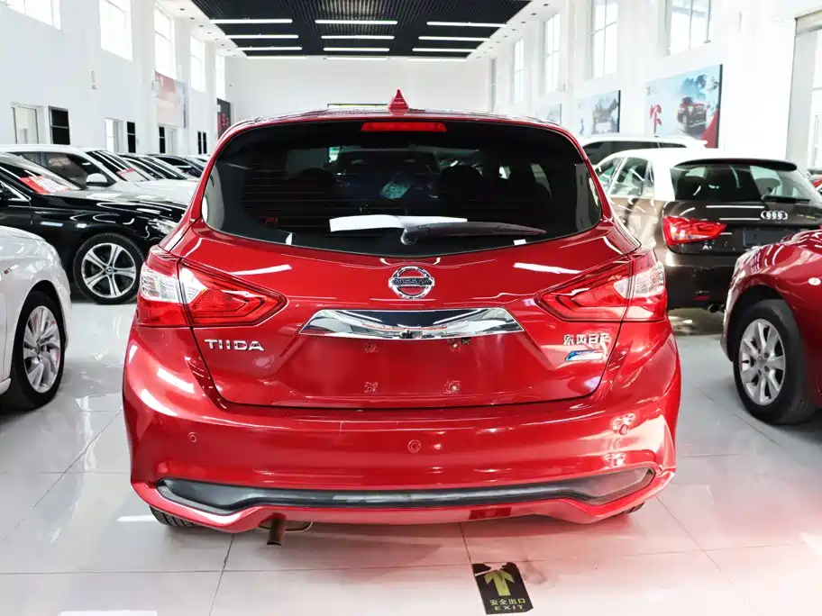 Nissan Tiida 2017 — фото 8