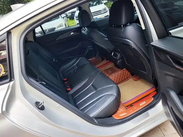 Hongqi H5 2022
