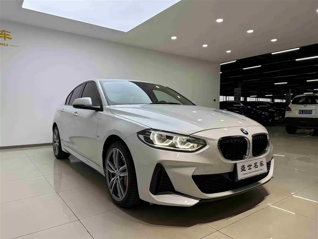 BMW 1 Series 2019 — фото 4