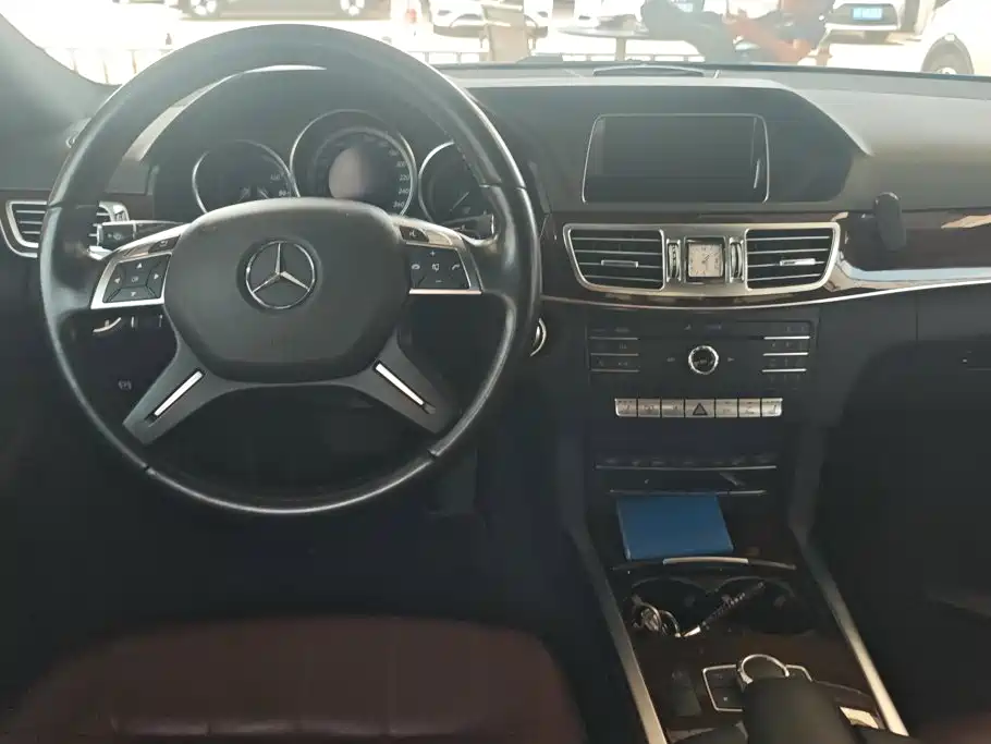 Mercedes-Benz E-Class 2016 — фото 12