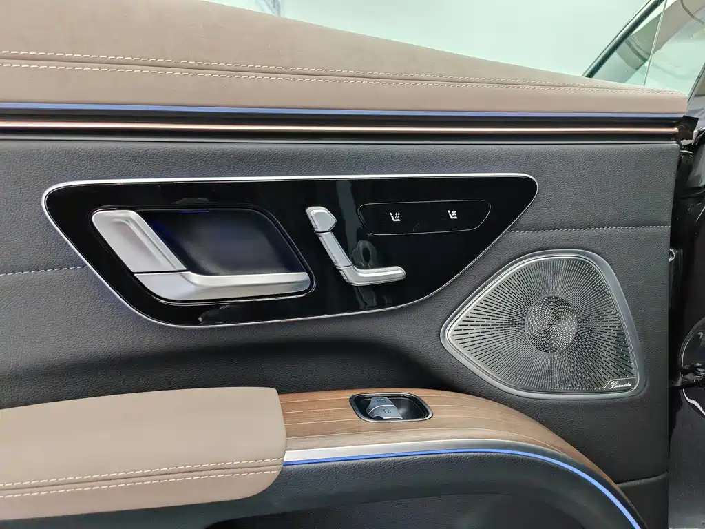 Mercedes-Benz EQS 2023 — фото 18