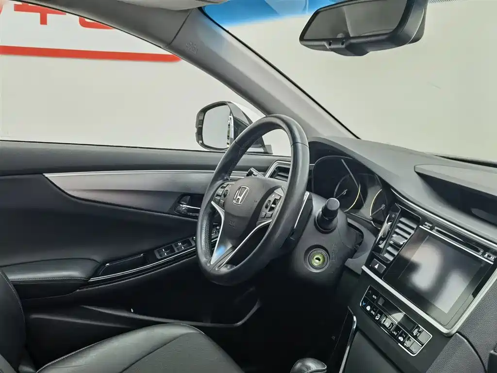 Honda Spirior 2015 — фото 22