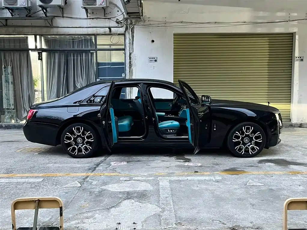 Rolls-Royce Ghost 2021 — фото 11