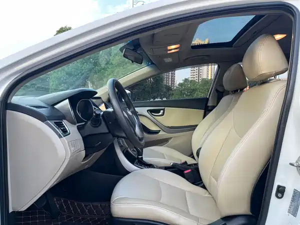 Hyundai Elantra Langdong 2015