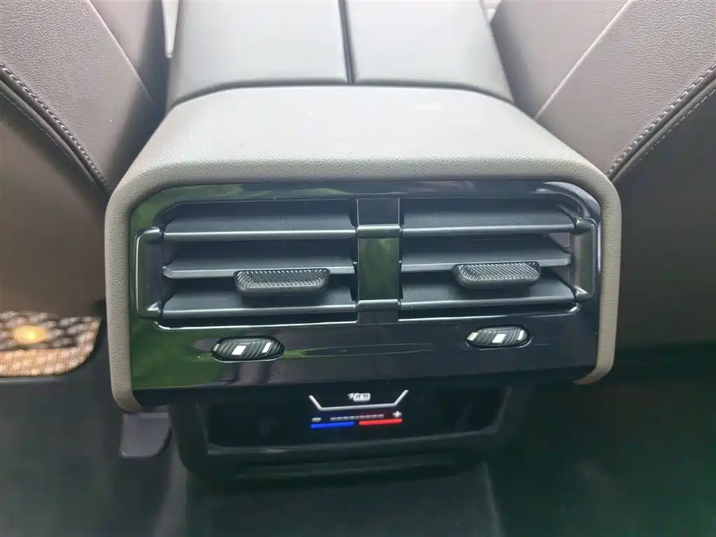 BMW 5 Series 2024 — фото 15