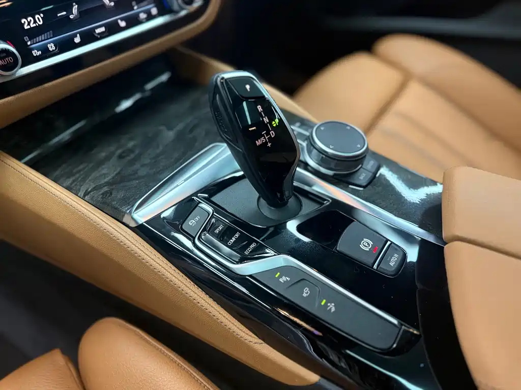 BMW 6 Series GT 2019 — фото 12