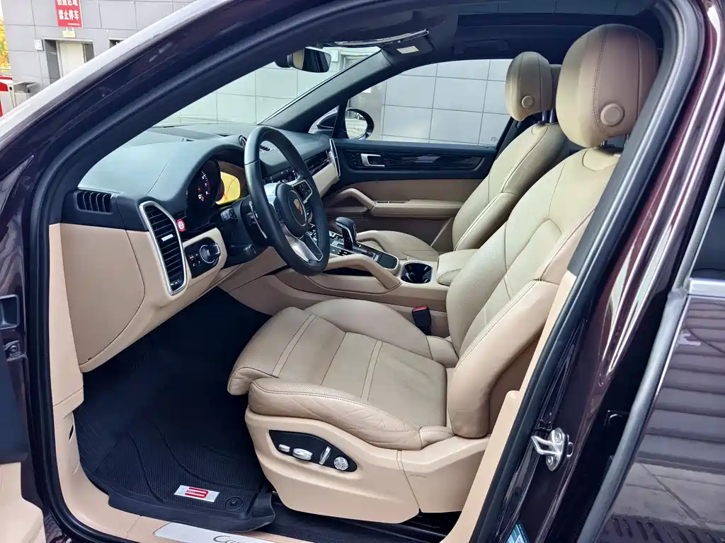 Porsche Cayenne 2018 — фото 11