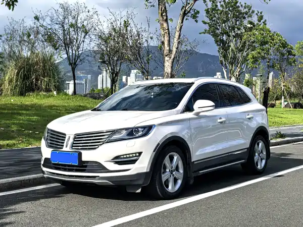 Lincoln MKC 2018