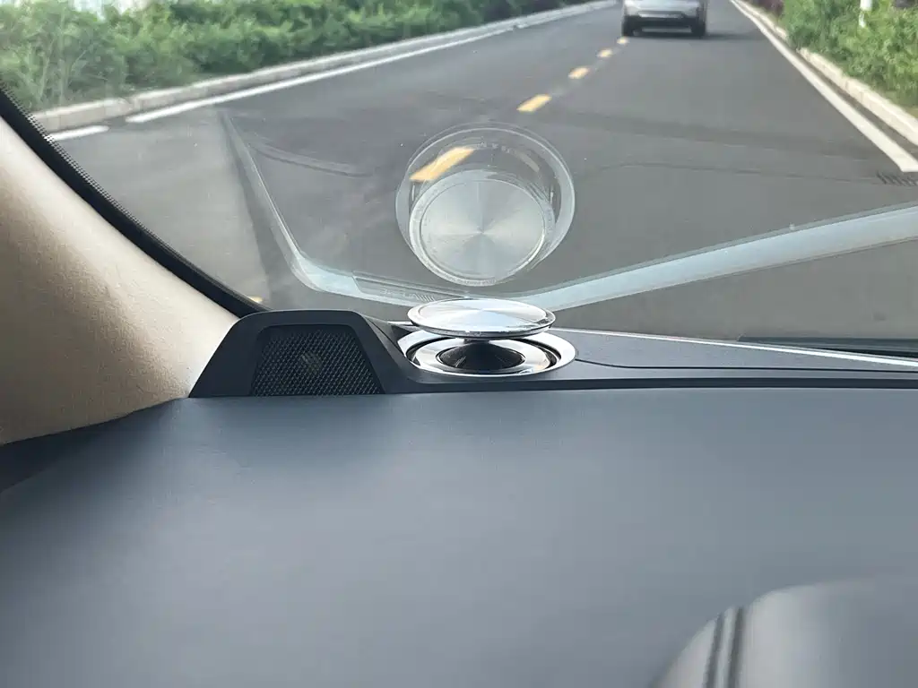 Toyota Alphard 2020 — фото 20
