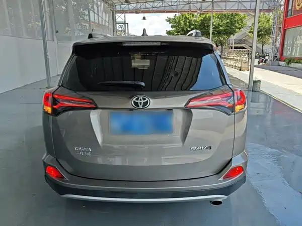 Toyota RAV4 2017