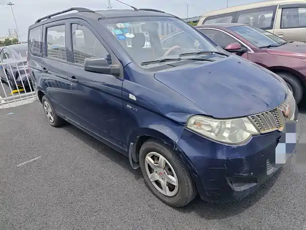 Wuling Hongguang 2015