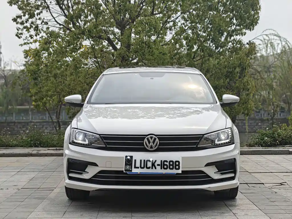 Volkswagen Sagitar 2019