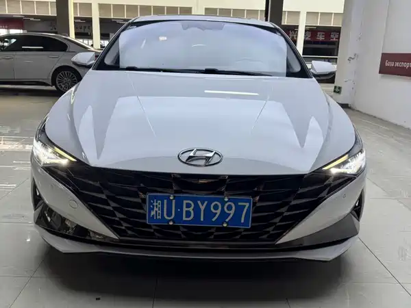 Hyundai Elantra 2022