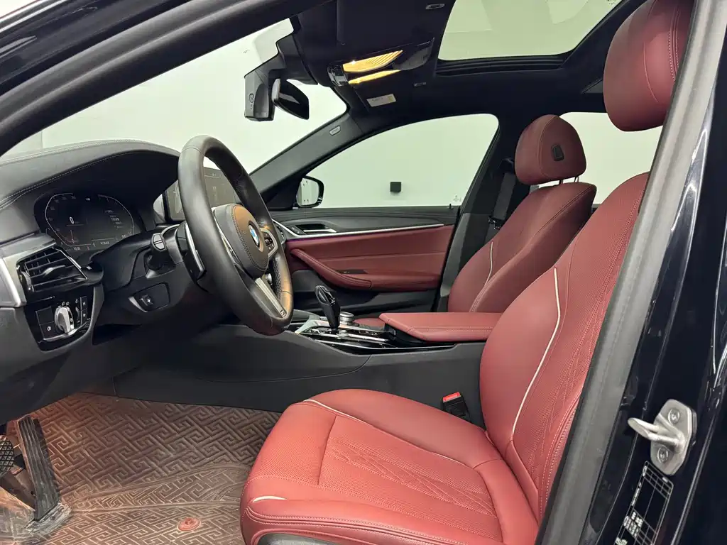 BMW 5 Series 2021