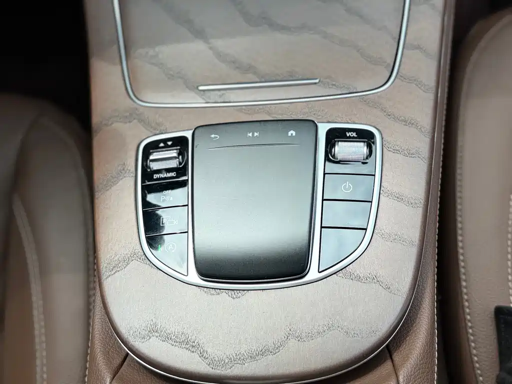 Mercedes-Benz E-Class 2022 — фото 13