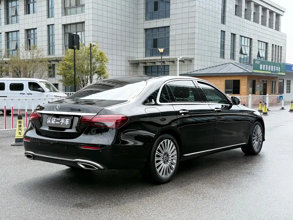Mercedes-Benz E-Class 2022 — фото 4