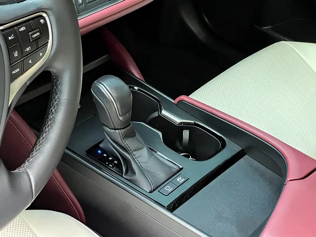 Lexus ES 2025 — фото 15