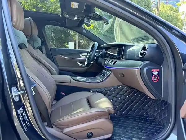 Mercedes-Benz E-Class 2022