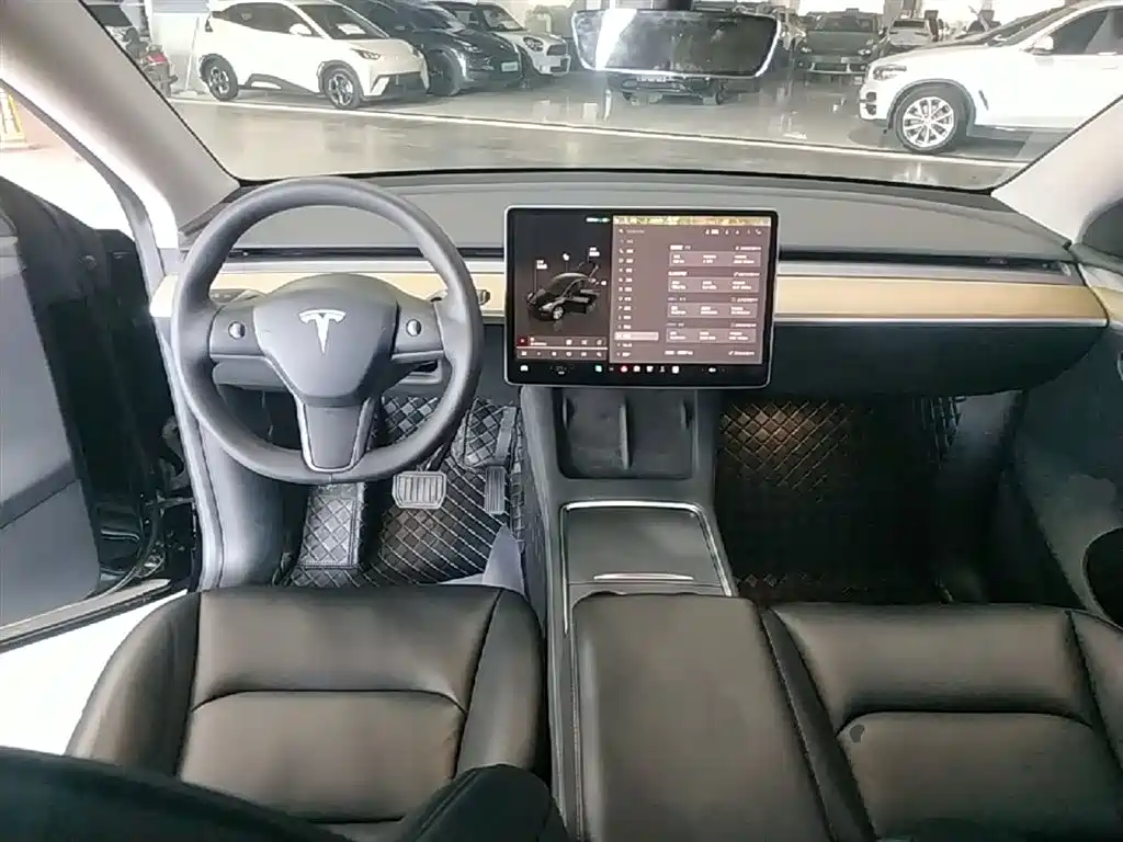 Tesla Model Y 2022 — фото 10