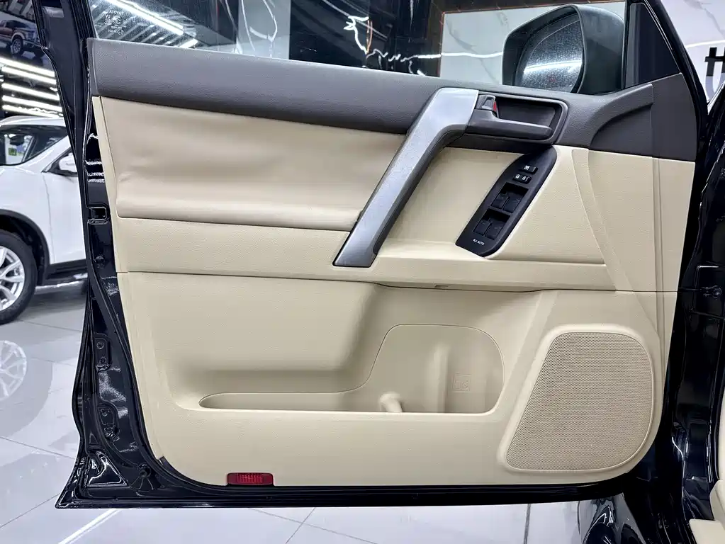 Toyota Prado 2018 — фото 12