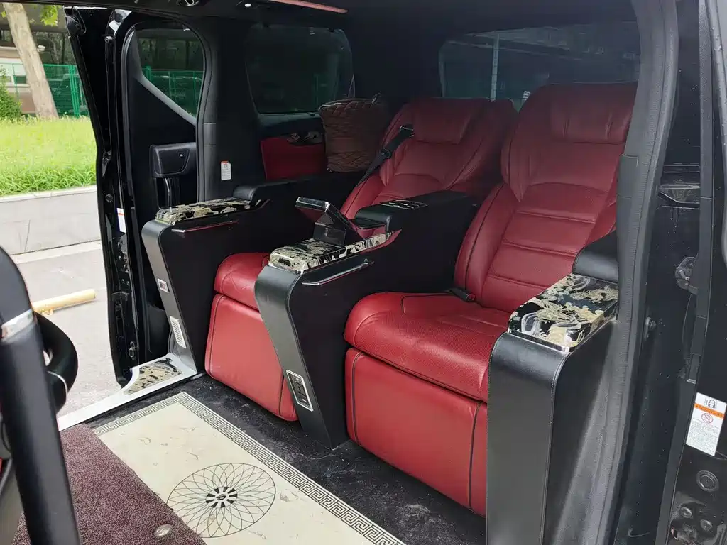 Toyota Alphard 2018 — фото 16