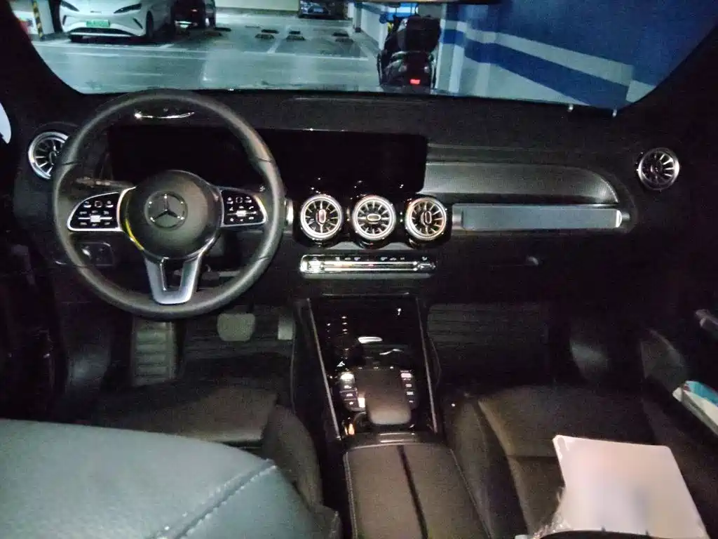 Mercedes-Benz GLB 2023 — фото 13