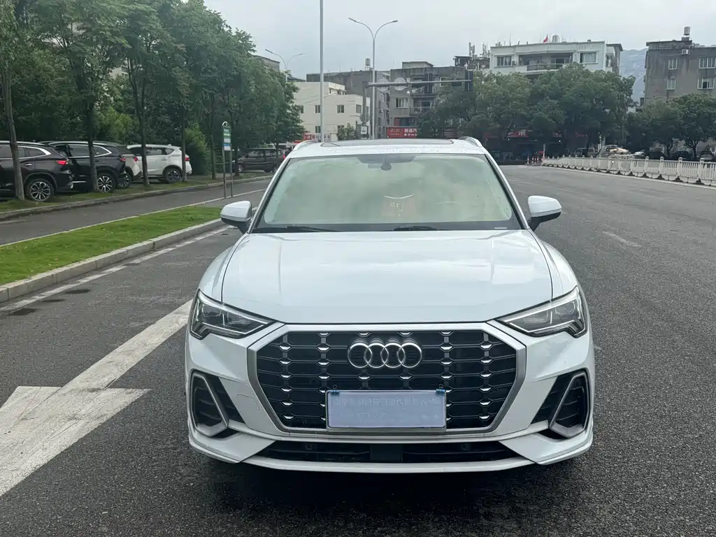 Audi Q3 2020 — фото 2