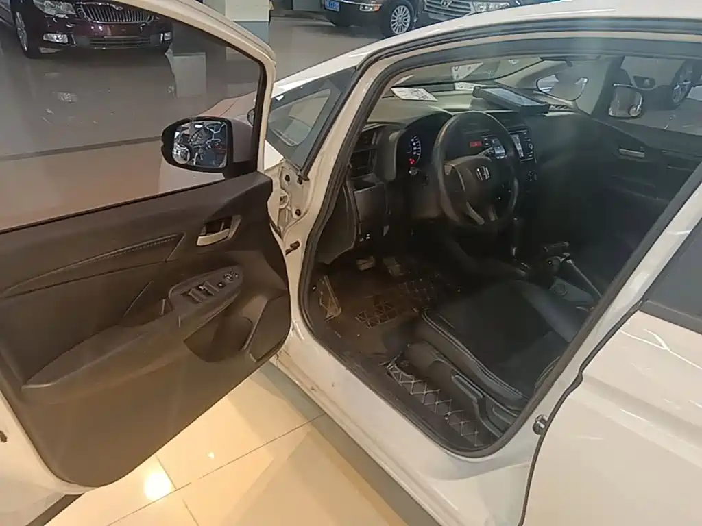 Honda Fit 2018 — фото 16
