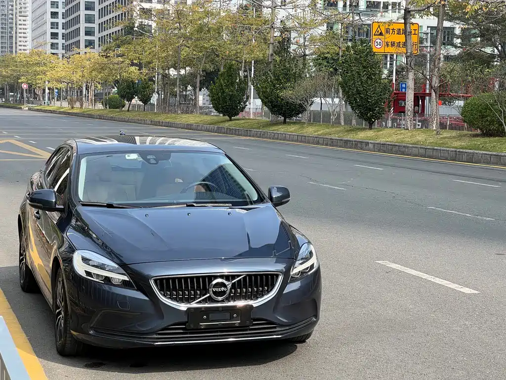 Volvo V40 2018 — фото 3