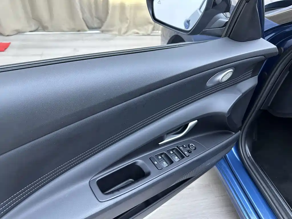 Hyundai Elantra 2023 — фото 14